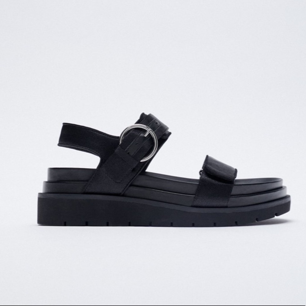 Low heel platform sandal